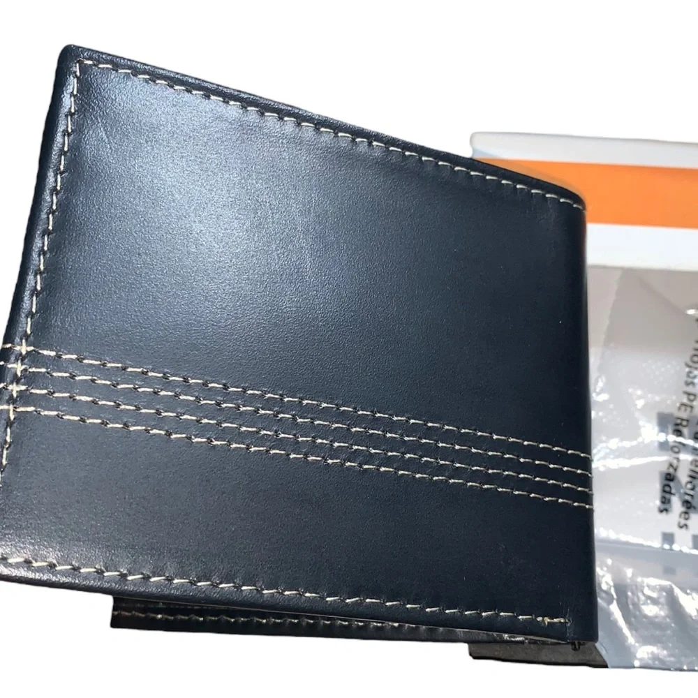 NWT Timberland Mens genuine leather slimfold wallet with matching FOB gift set